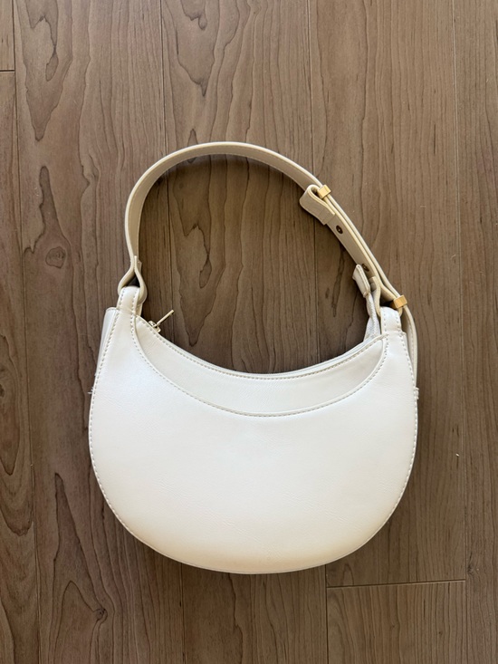 Abercrombie & Fitch Handbags - Abercrombie & Fitch Shoulder Bag